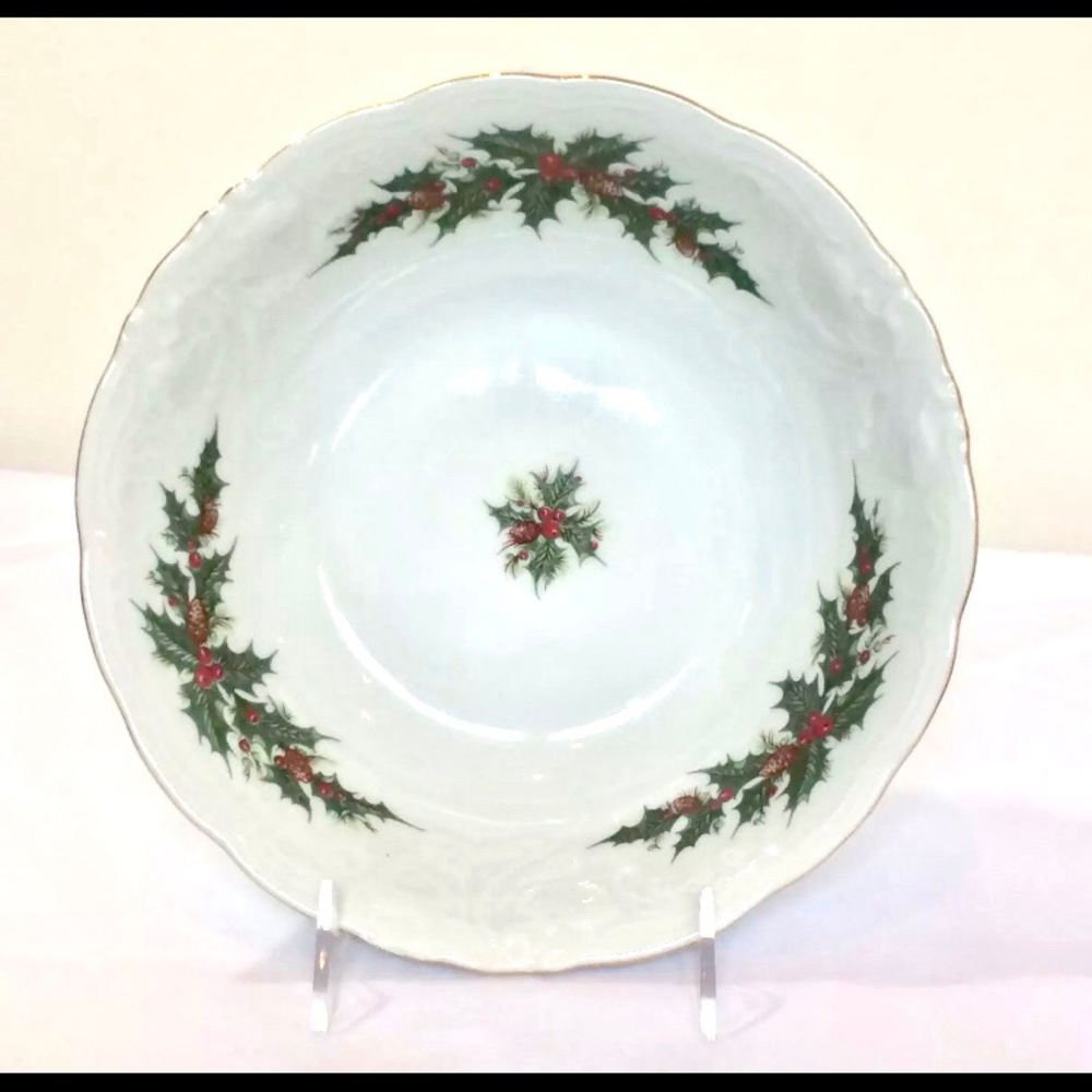 Royal Kent Holly Berry Christmas Vegetable Bowl